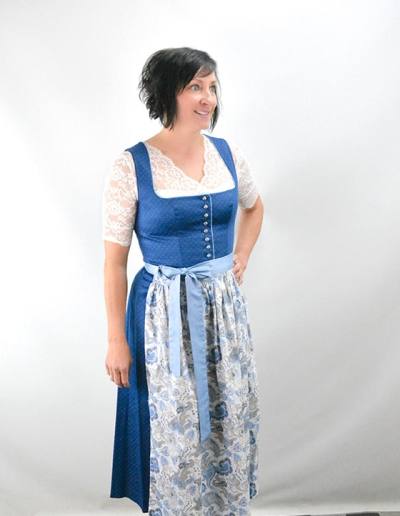 blaues Baumwolldirndl