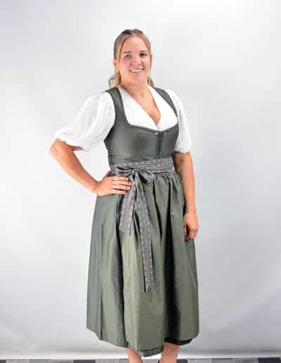festliches Jägerdirndl
